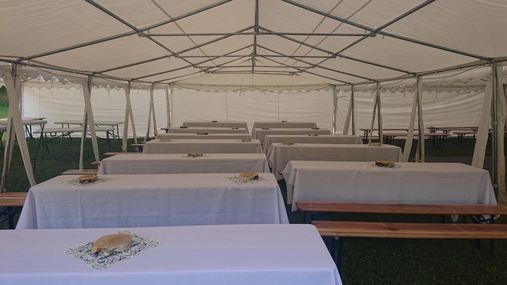 Ubrus - potah bílý